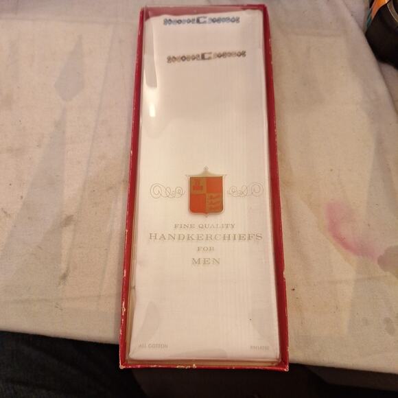Set of 2 Vintage NIP Monogrammed (C) Men’s Handkerchiefs In Original Gift Box - Picture 1 of 3
